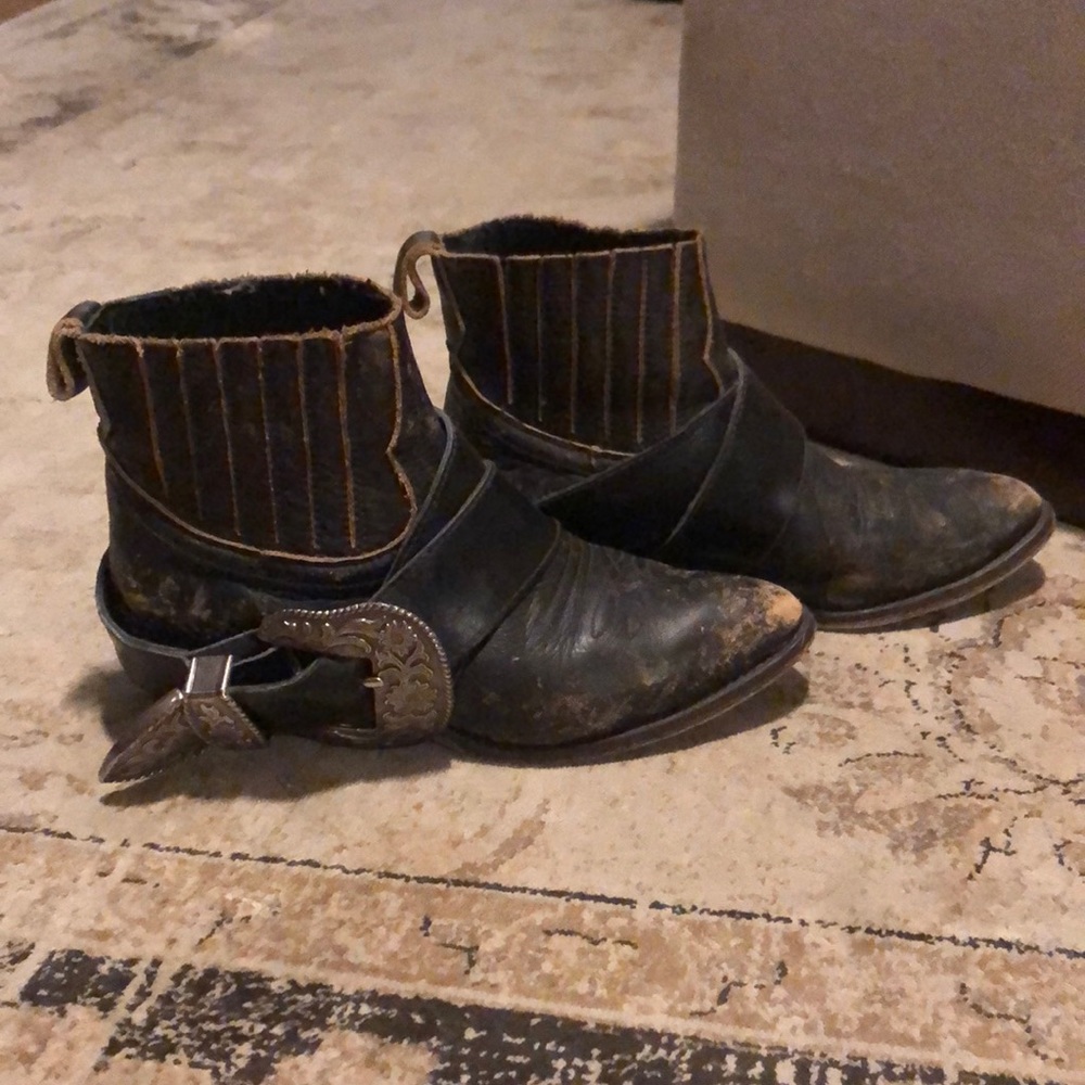 Matisse Black Distressed Leather booties